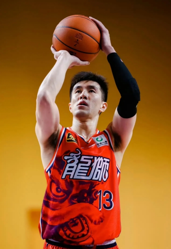 转折点广州队临场应变,NBA总决赛今夜攻防权衡,话题不断,阵容厚度经受考验的简单介绍-欧宝体育官网