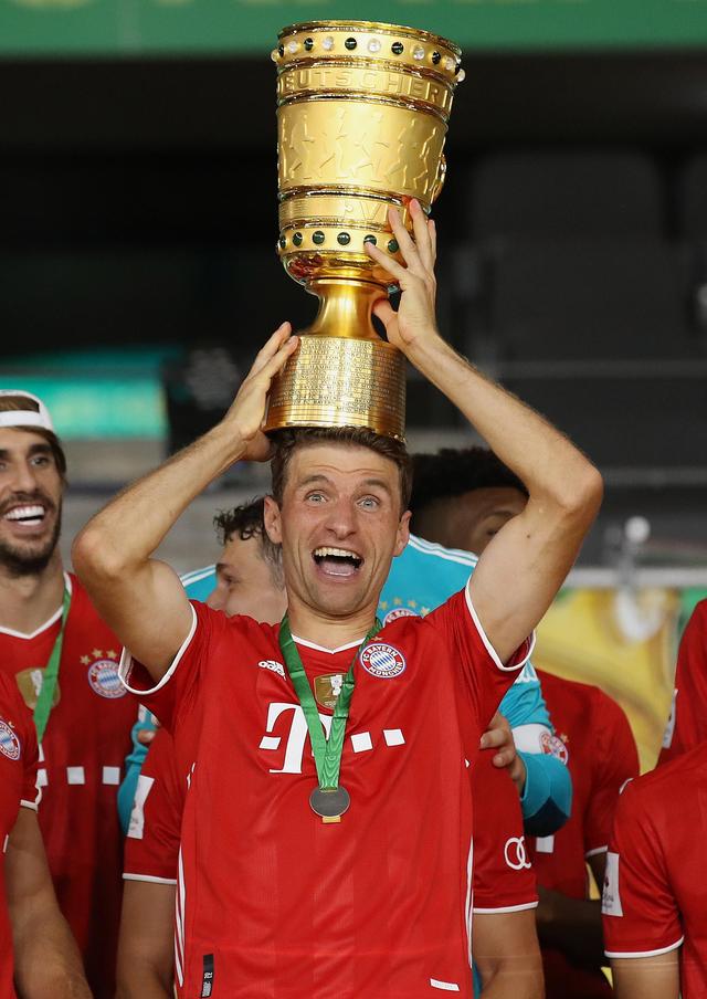 包含国王杯倒计时，拜仁慕尼黑国际比赛日造点机会，细节引发关注，媒体盛赞，医务组通报恢复的词条